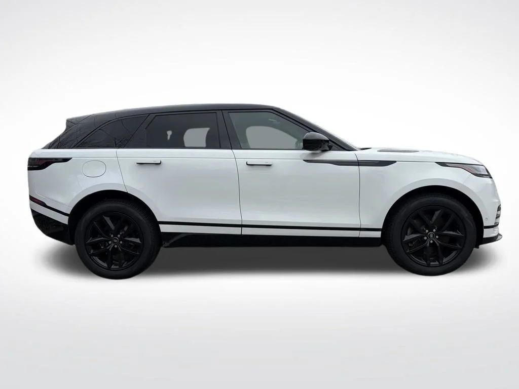 Certified Used 2026 White Land Rover Dynamic SE image 4