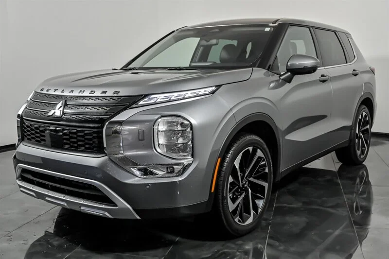 Used 2022 Mercury Gray Metallic Mitsubishi SE image 5