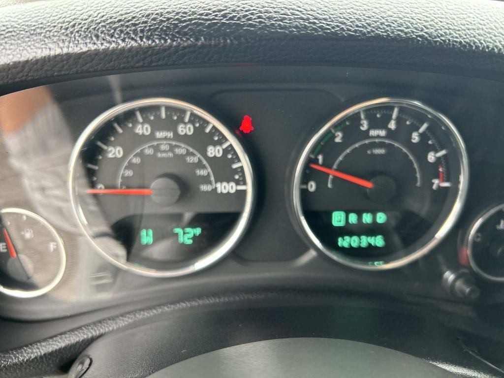 Used 2012 Bright White Jeep Unlimited Sport image 28