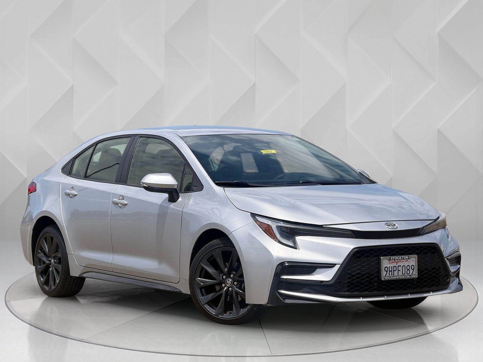 Certified Used 2023 Classic Silver Metallic Toyota SE image 6