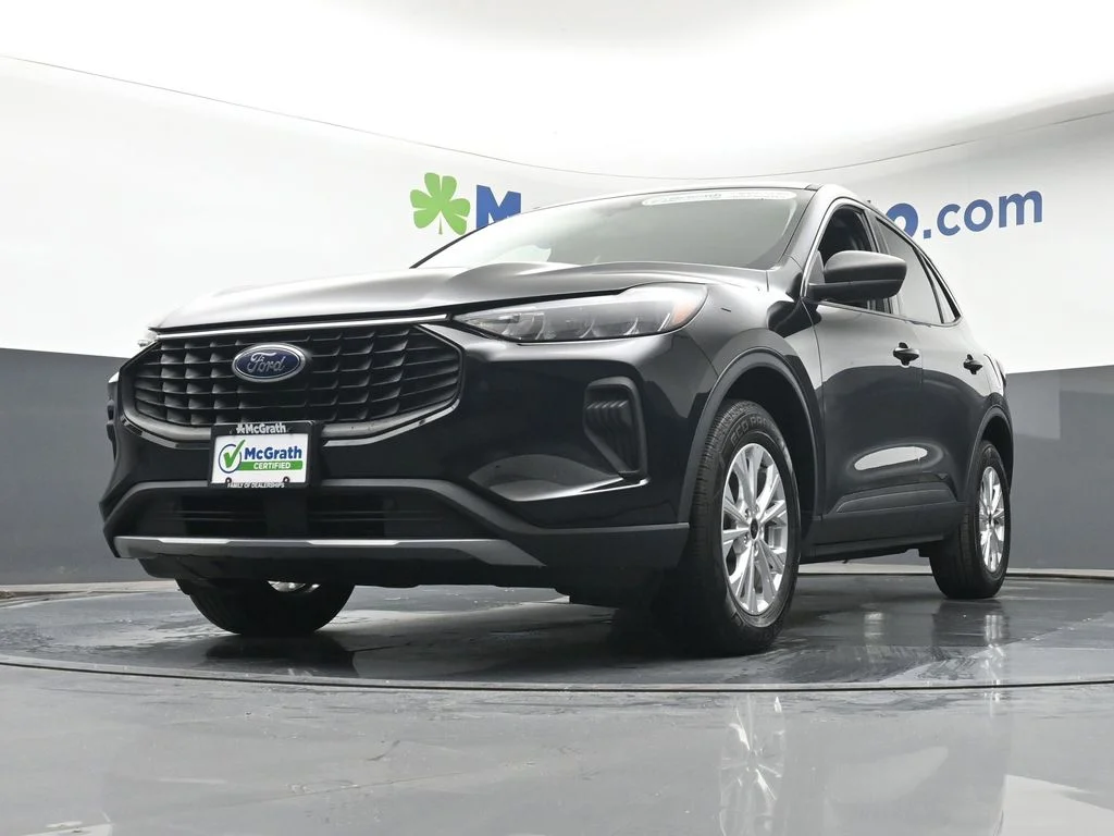 Used 2023 Black Ford Active image 7