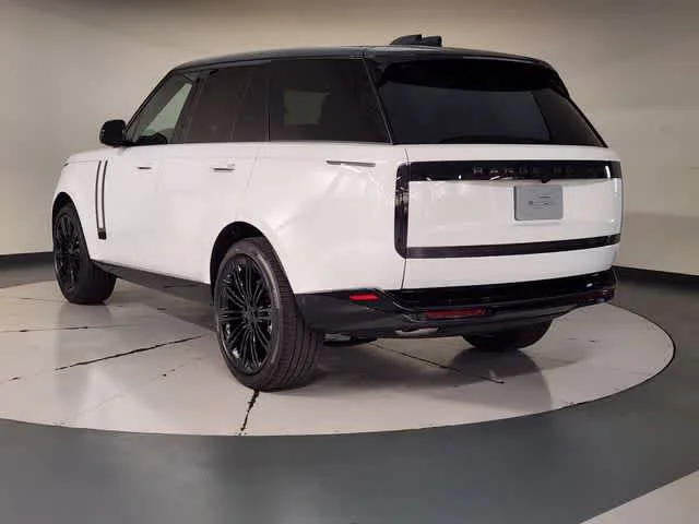 New 2026 Fuji White Land Rover SE - P400 SWB image 11