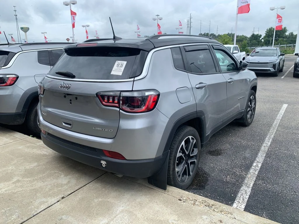 Used 2022 Silver Jeep Limited image 3