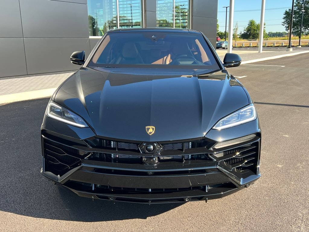 Used 2025 Black Lamborghini SE image 4