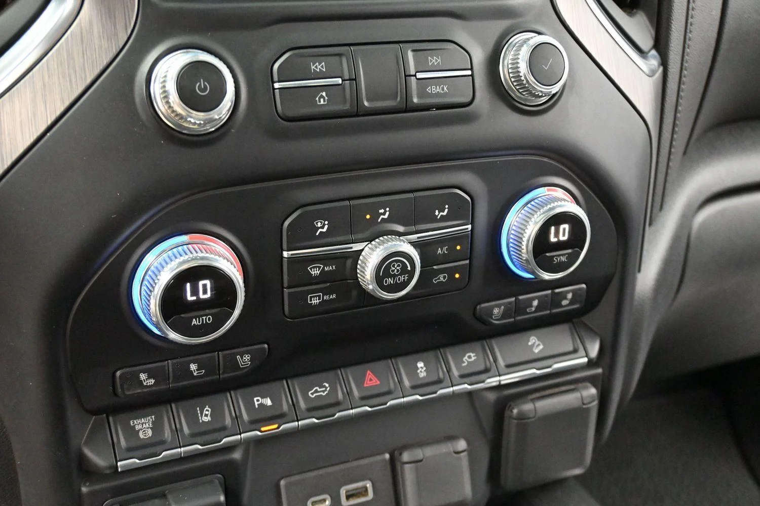 Used 2020 Onyx Black GMC Denali image 24