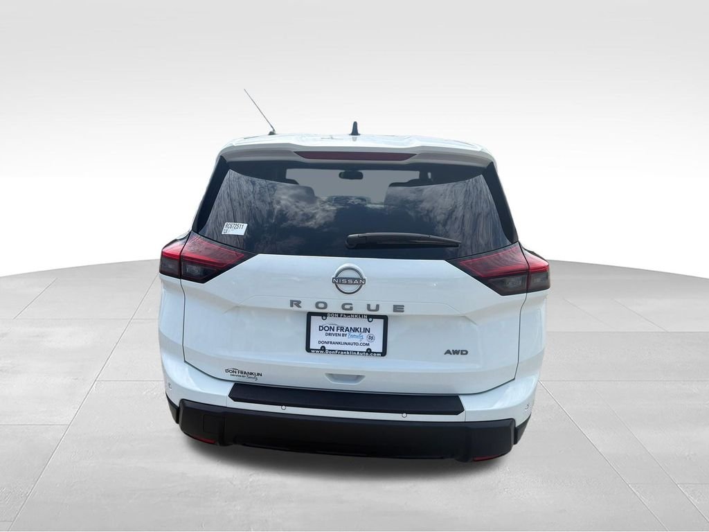 Used 2024 White Nissan S image 4