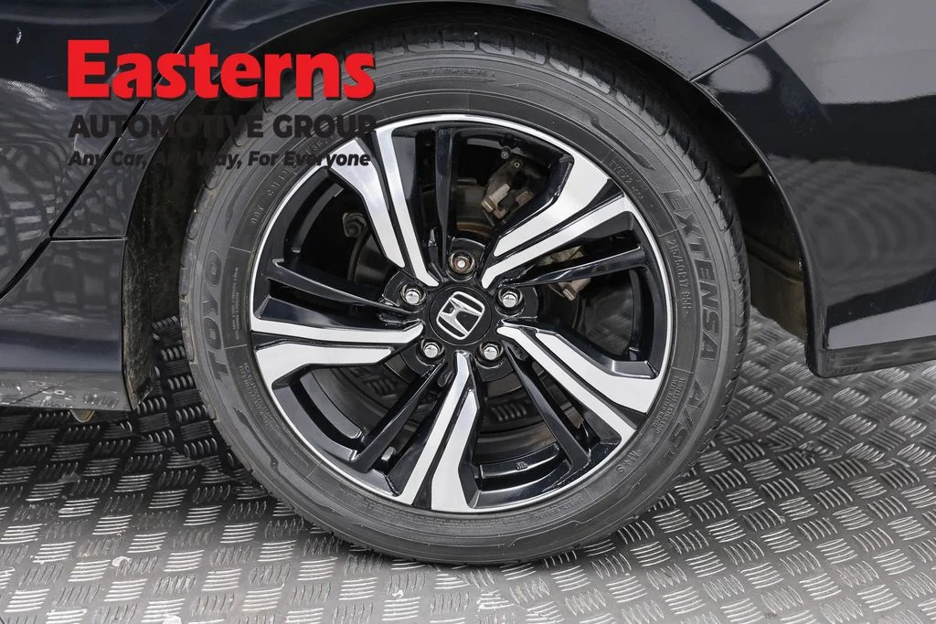 Used 2017 Black Honda Touring image 29