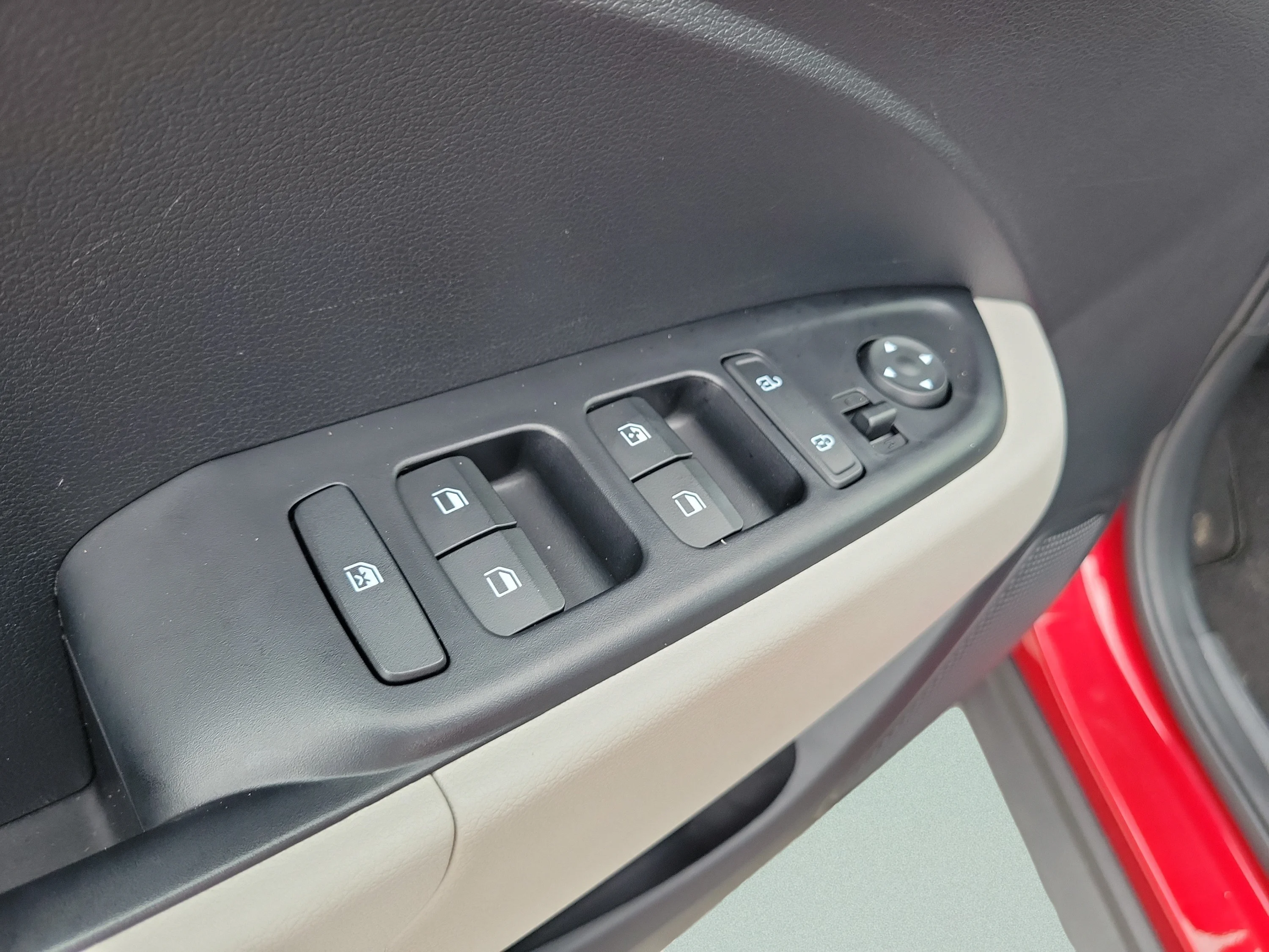 Used 2025 Ultimate Red Hyundai SEL image 21