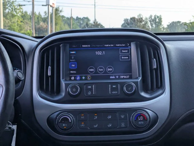 Used 2022 Gray GMC Elevation image 18