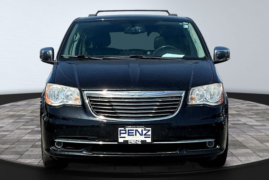 Used 2014 Chrysler Town & Country Touring-L with VIN 2C4RC1CG7ER107864 for sale in Rochester, Minnesota