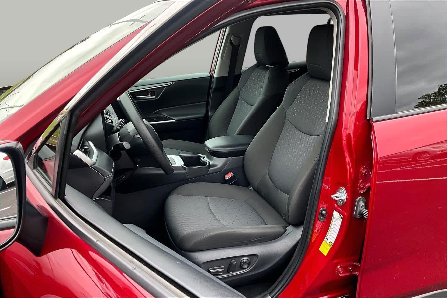 Used 2025 Ruby Flare Pearl Toyota XLE image 8