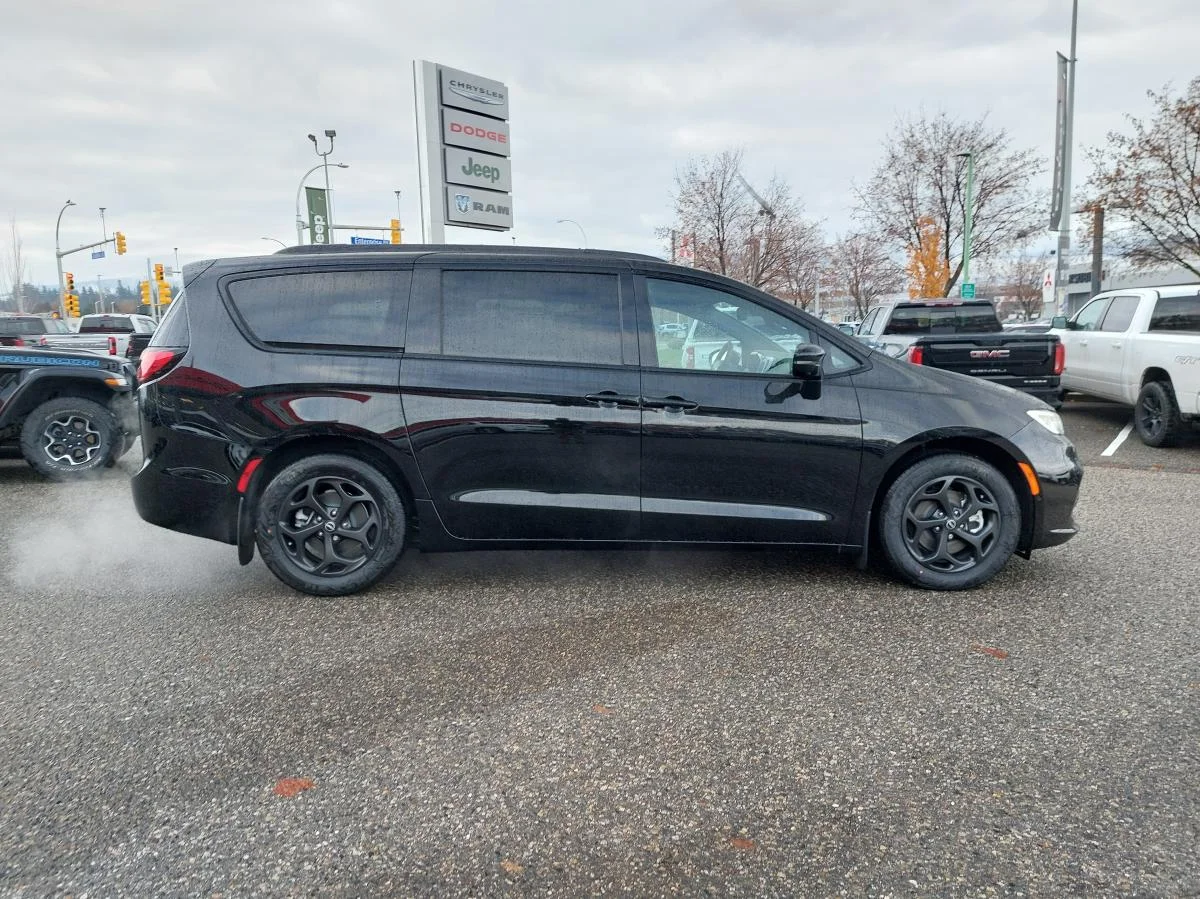 New 2026 Black Chrysler Select 2WD image 4