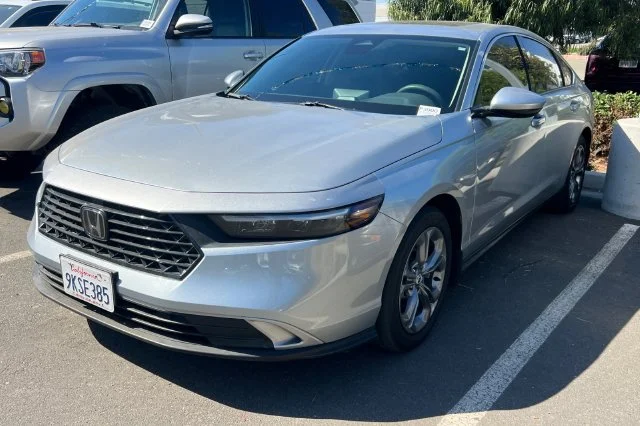 Used 2024  Honda EX image 2