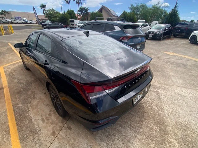 Used 2022 Black Hyundai SEL image 4