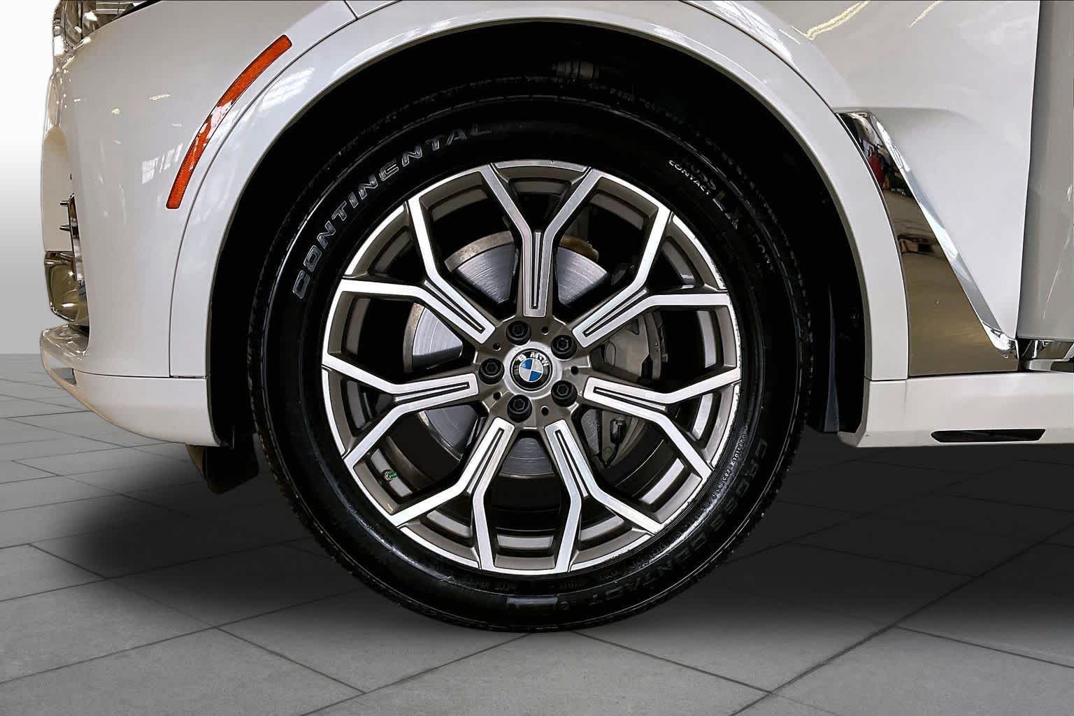 Used 2020 Mineral White Metallic BMW xDrive40i image 10