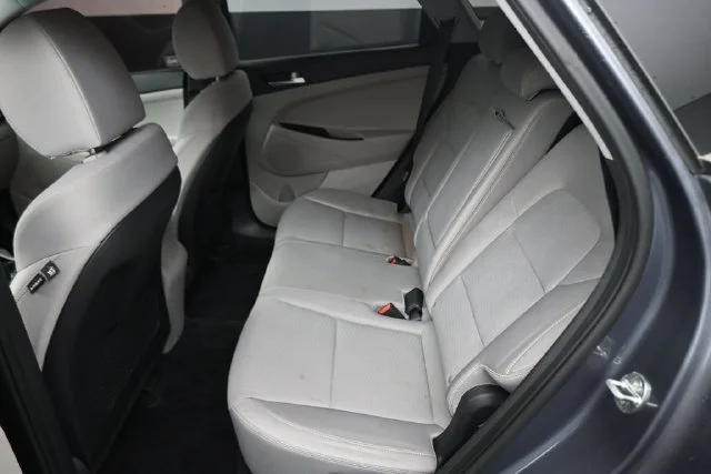 Used 2021 Gray Hyundai SE image 19