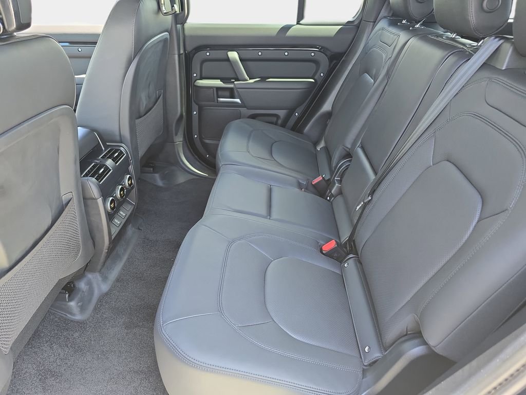 New 2026 Santorini Black Land Rover S image 15