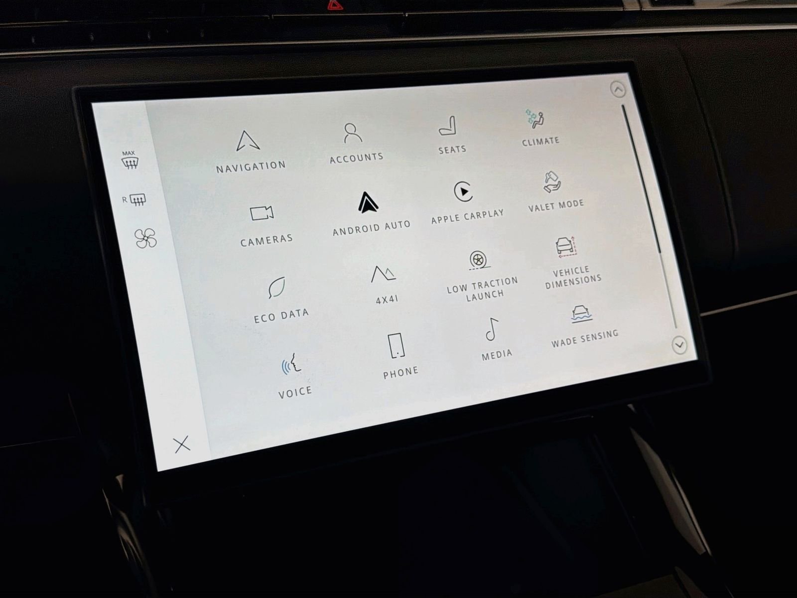 New 2026 Santorini Black LAND ROVER SE image 19