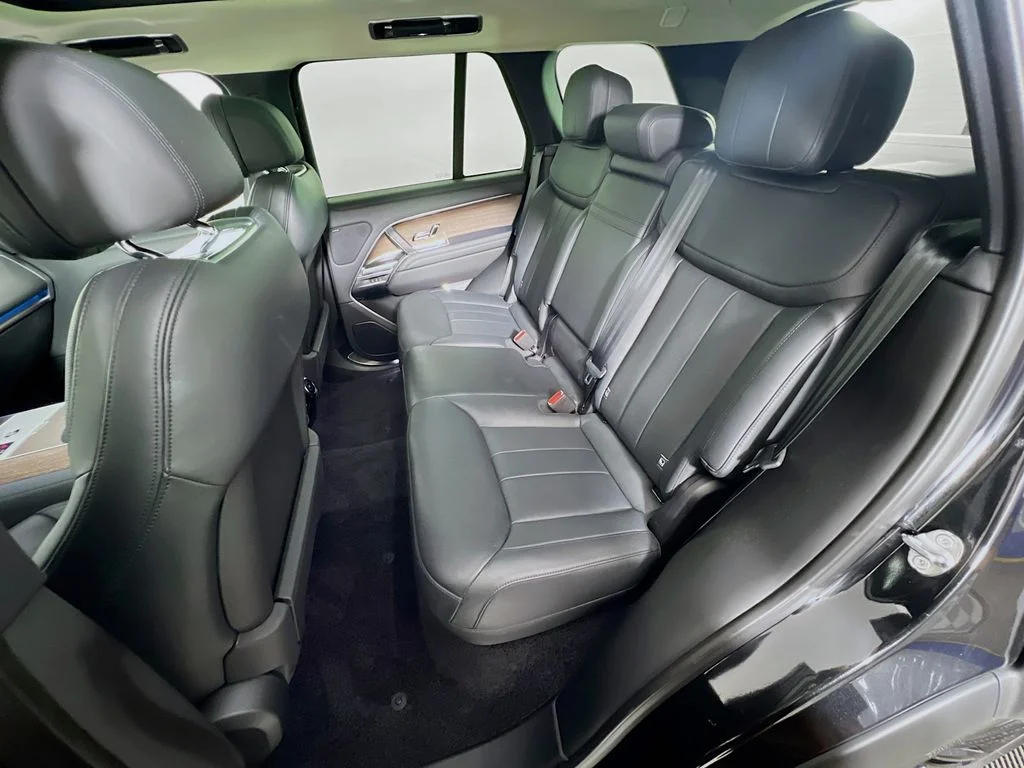 Used 2024 Santorini Black Metallic Land Rover SE image 26