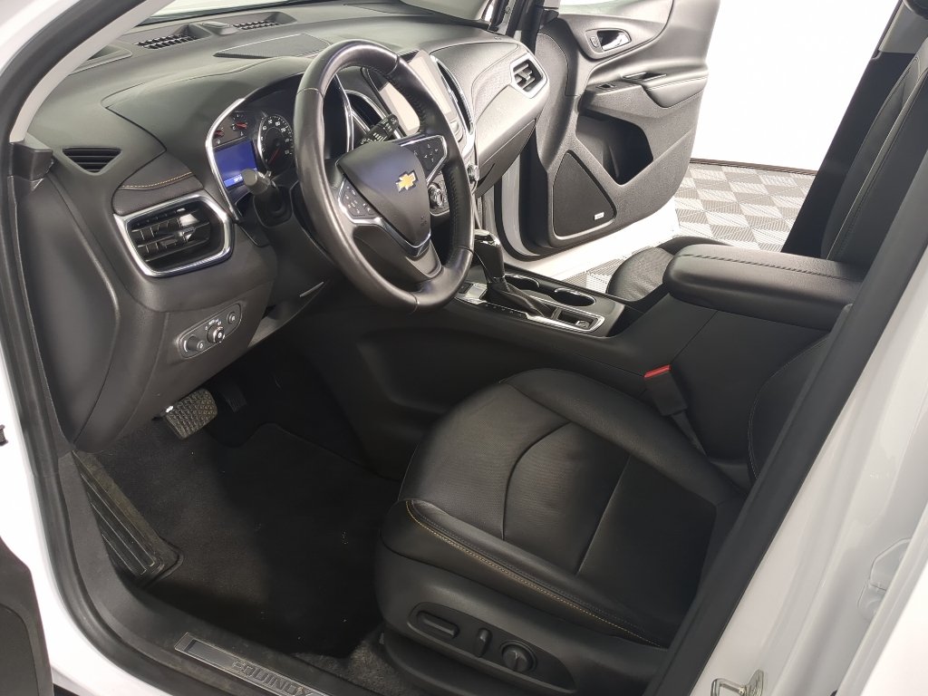 Used 2020 Iridescent Pearl Tricoat Chevrolet Premier image 11