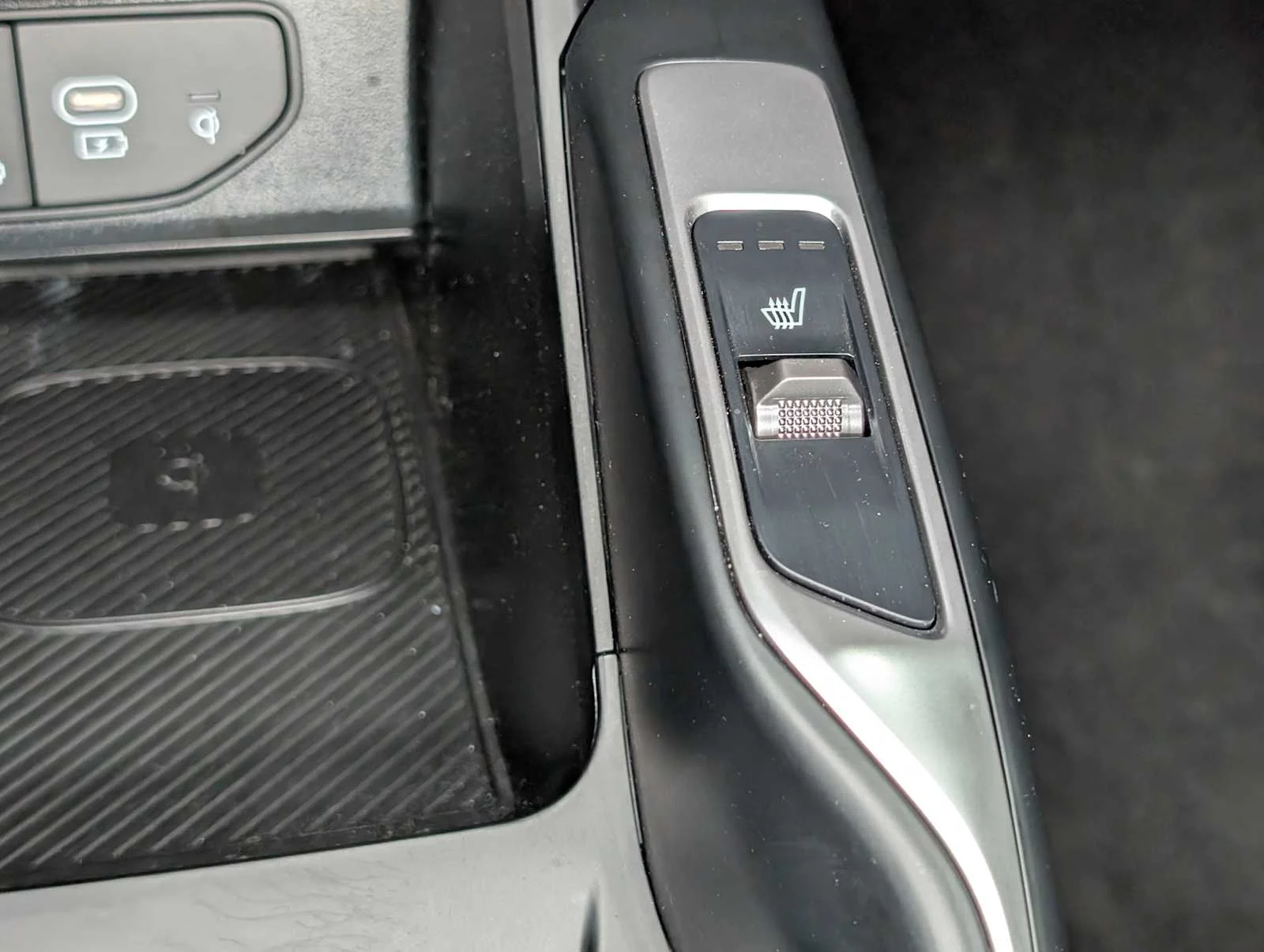 Certified Used 2025 Midnight Lake Blue Kia X-Line EX image 31
