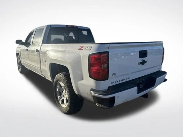 Used 2018 White Chevrolet LT image 7