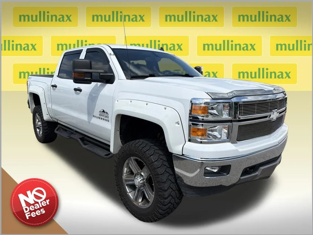 Used 2014 White Chevrolet LT image 1