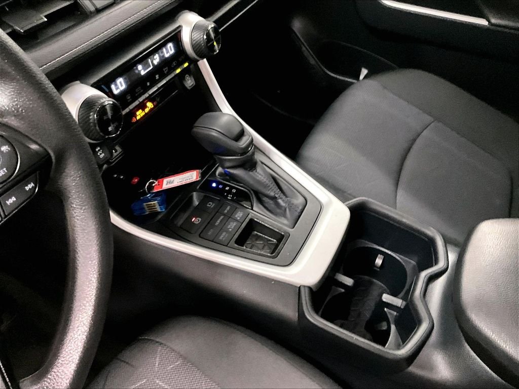 Used 2025  Toyota XLE image 20