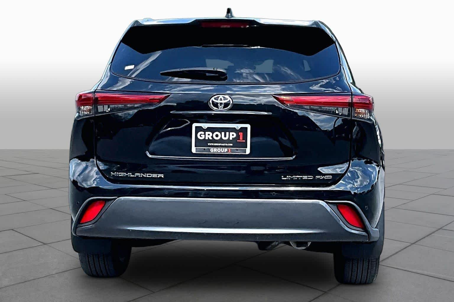 Used 2022 Midnight Black Metallic Toyota Limited image 4