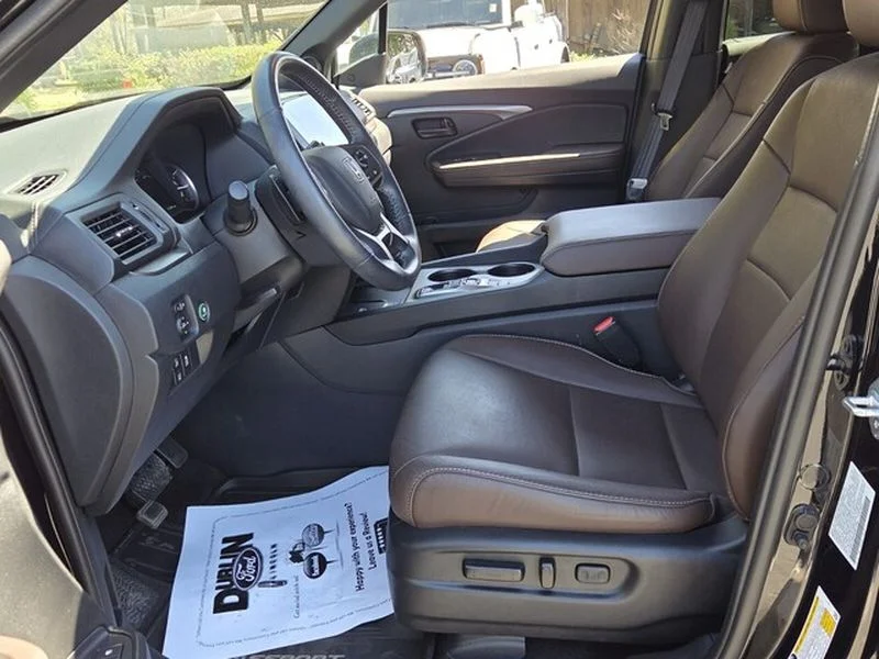 Used 2025 Black Honda EX-L image 6