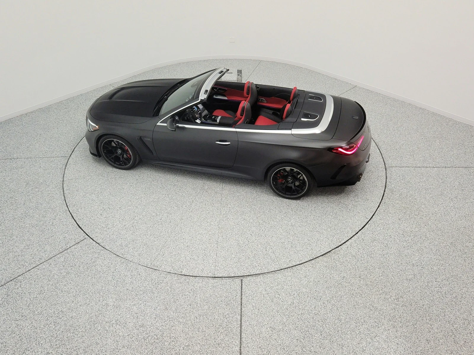 Certified Used 2026 MANUFAKTUR Graphite Grey Magno Mercedes-Benz AMG® CLE 53 4MATIC+ Cabriolet image 16