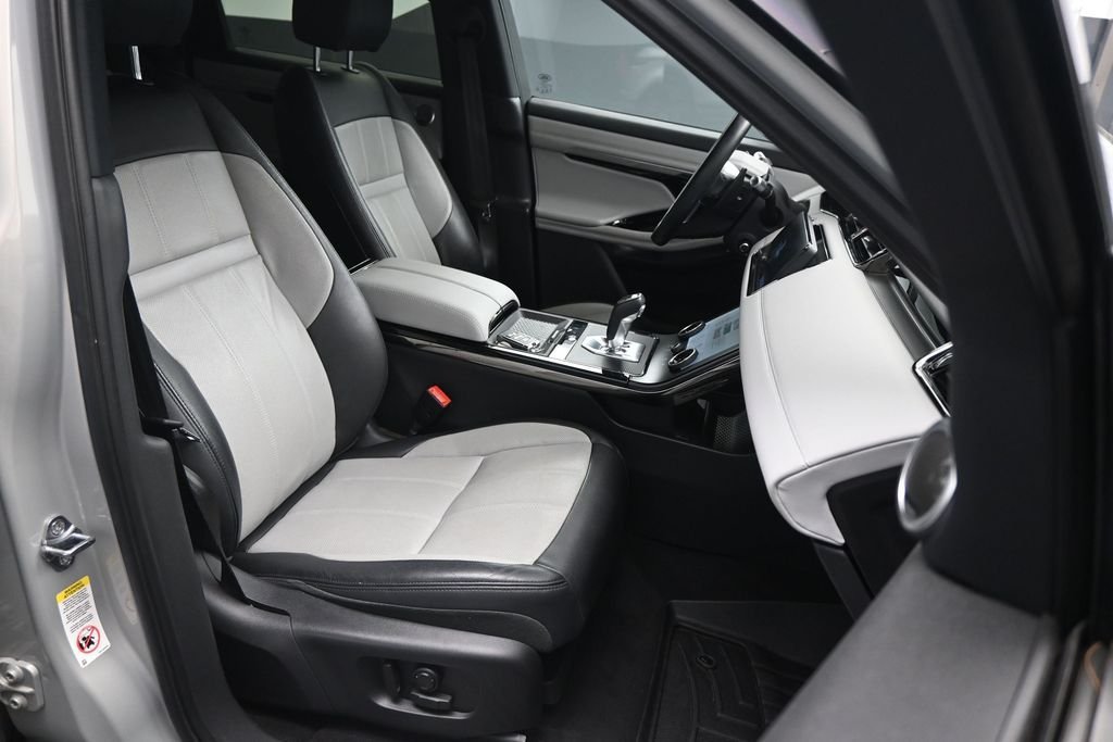 Used 2020  Land Rover First Edition image 10