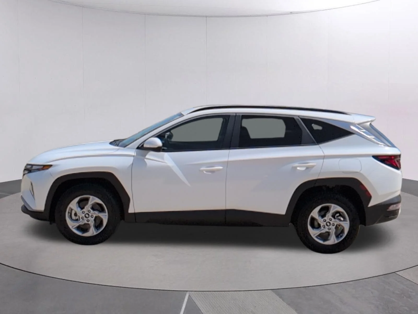 Used 2024 White Pearl Hyundai SEL image 2