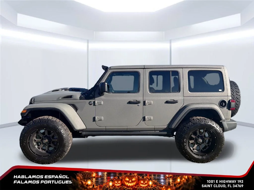 Used 2018  Jeep Sport S image 2