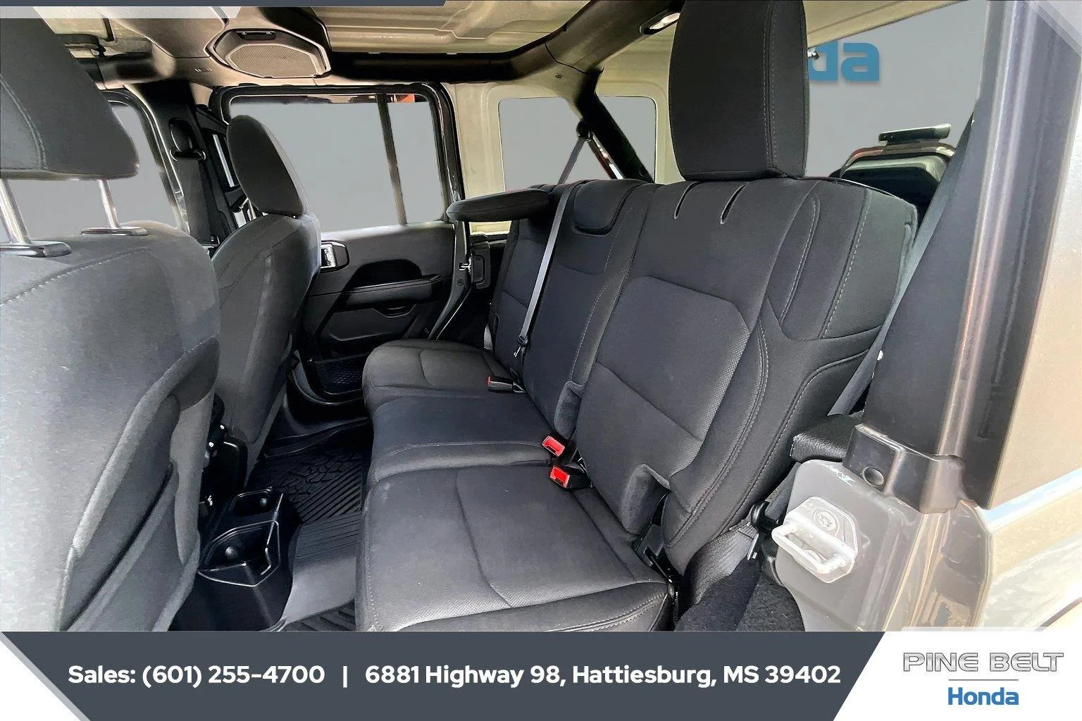 Used 2020 Sting-Gray Clearcoat Jeep Sahara image 19