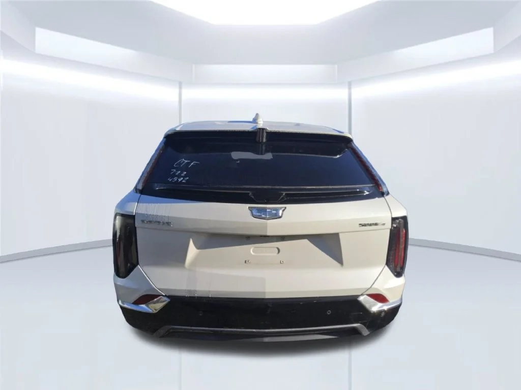 Used 2025 White Cadillac Luxury 2 image 10