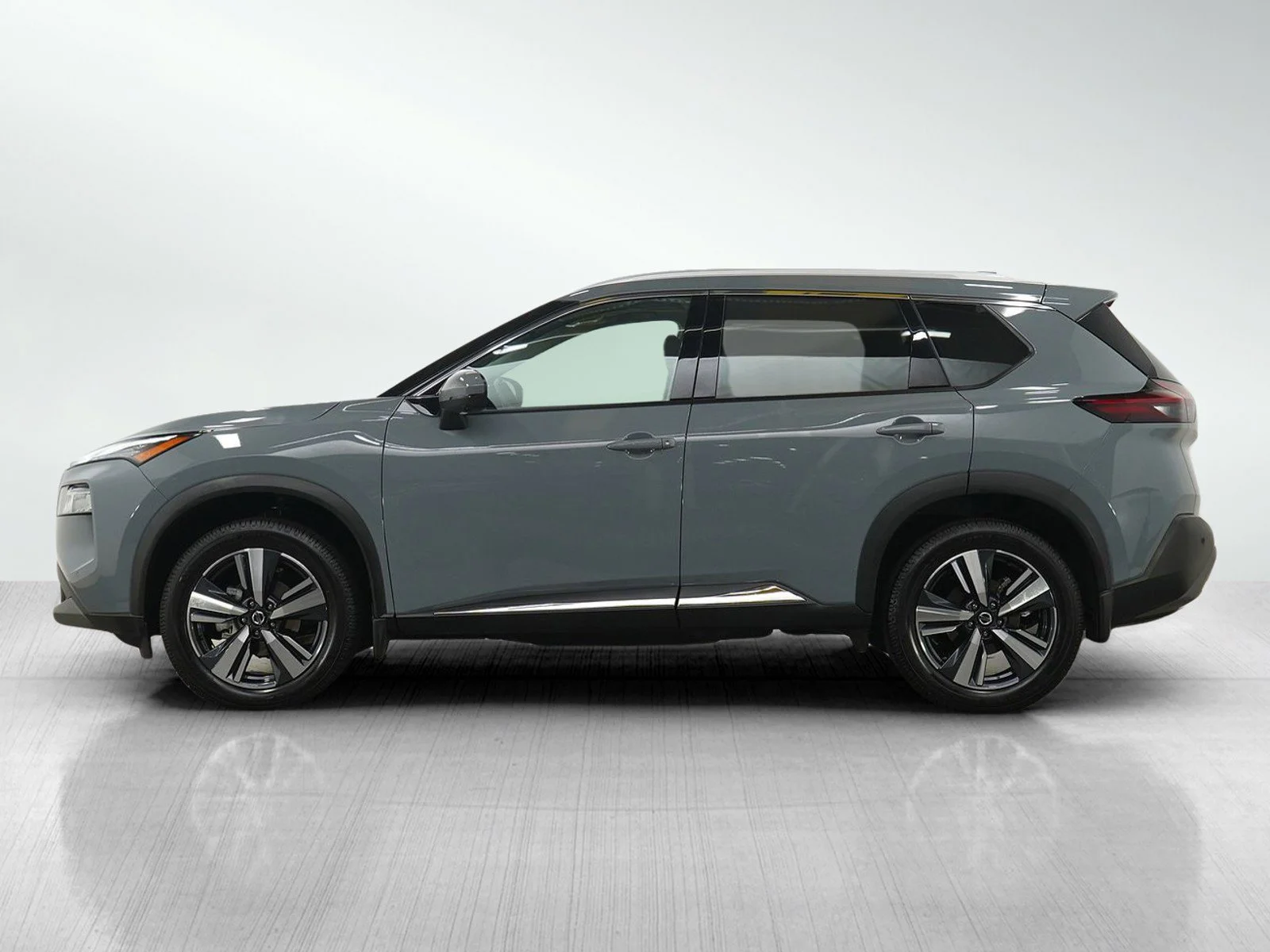Used 2021 Nissan Rogue SL with VIN 5N1AT3CB9MC758347 for sale in Burnsville, Minnesota