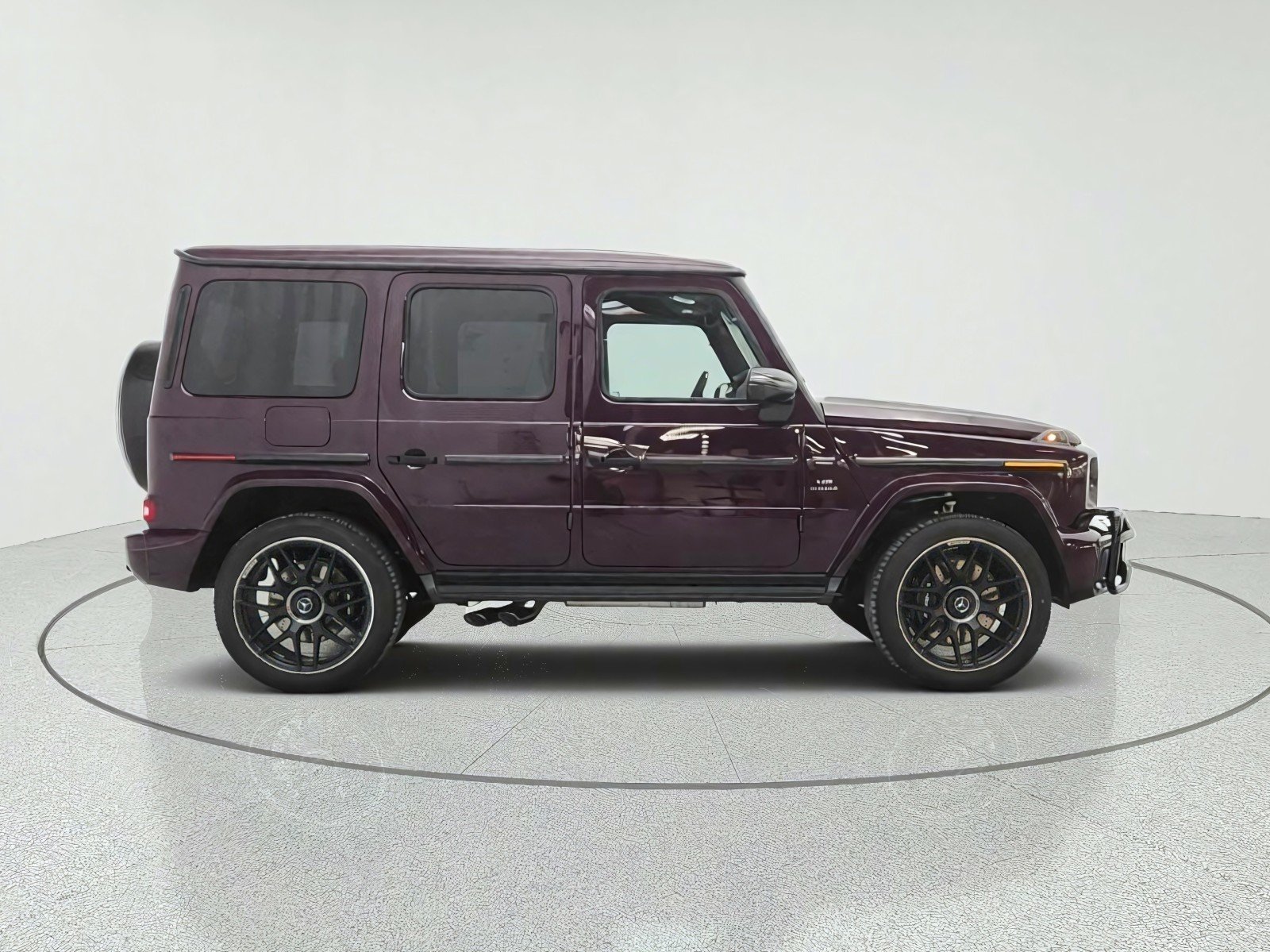 New 2027 MANUFAKTUR customer request glossy paint finish Mercedes-Benz AMG® G 63 SUV image 4