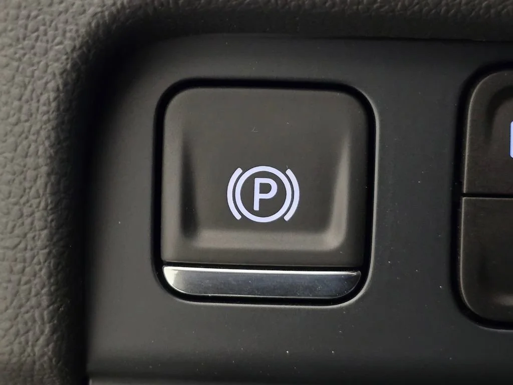 2025 Chevrolet Suburban Z71 - Photo 11