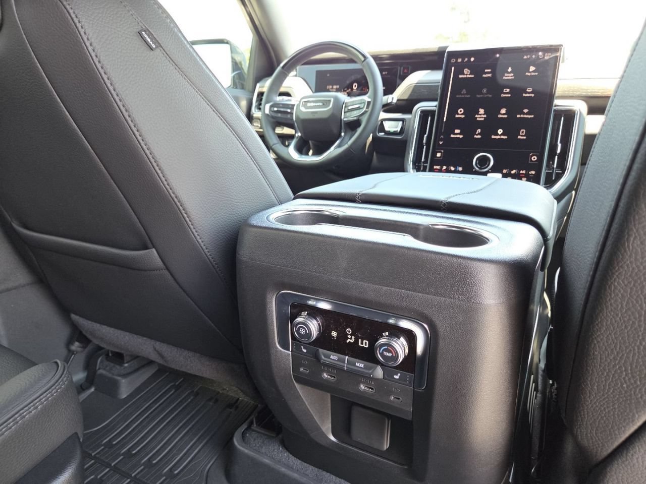 2026 GMC Yukon XL Denali - Photo 31