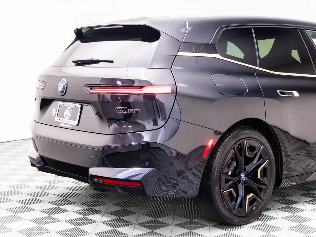 Used 2023 Black BMW M60 image 33
