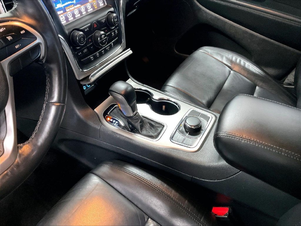 Used 2018 Gray Jeep Limited image 21