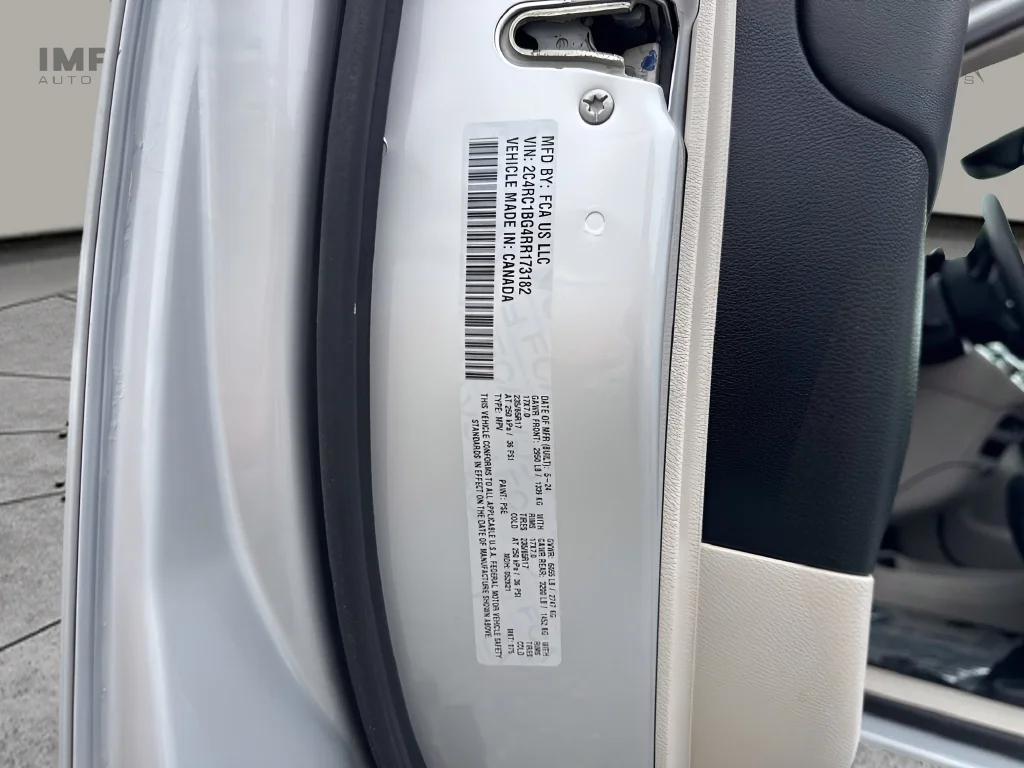 Used 2024 Silver Chrysler Touring L image 29