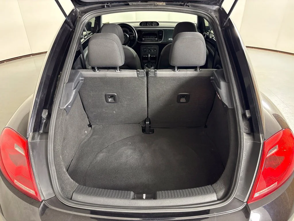 Used 2014 Black Volkswagen 2.0T R-Line image 22