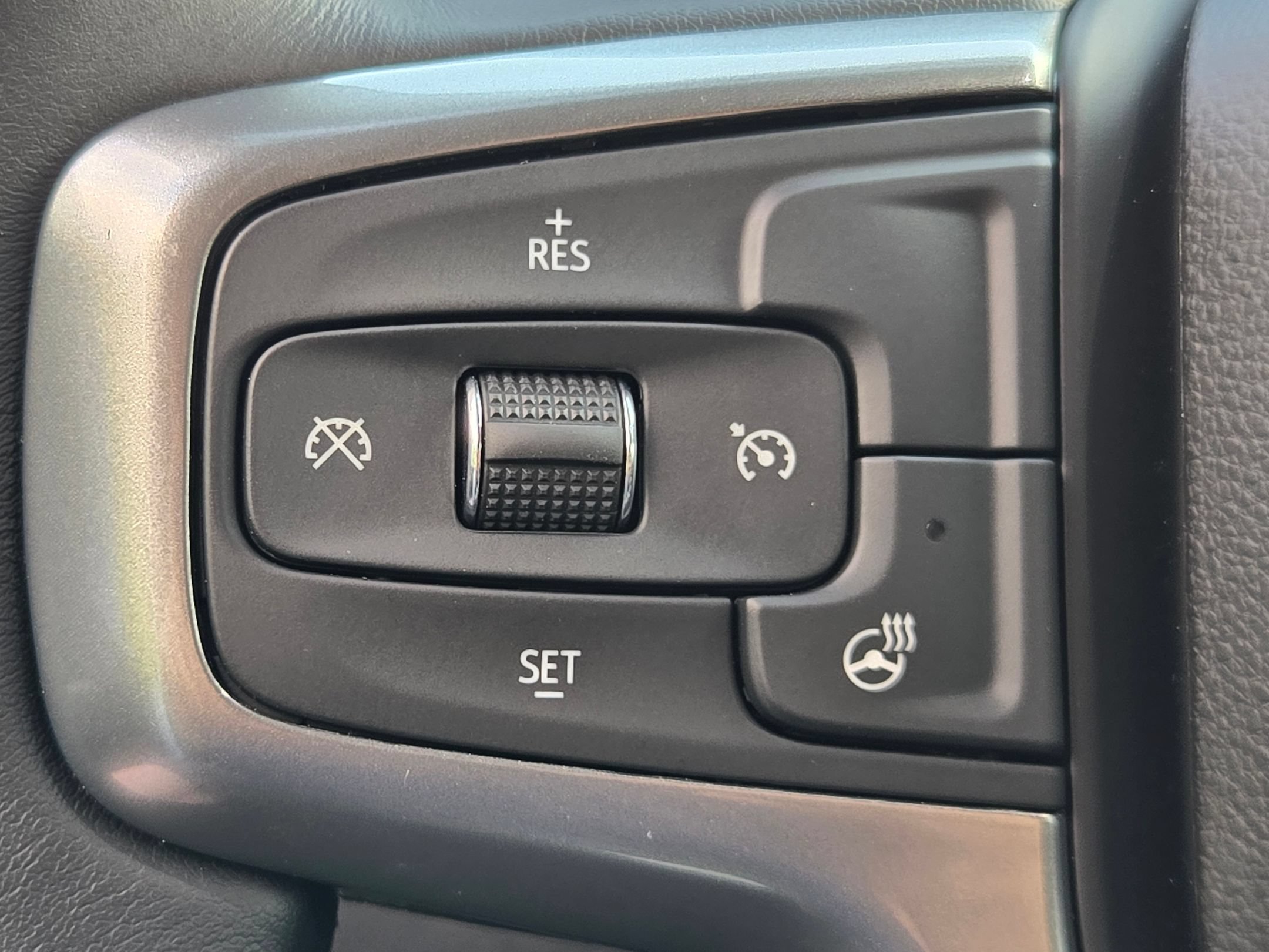 Used 2022 Iridescent Pearl Tricoat Chevrolet RST image 27