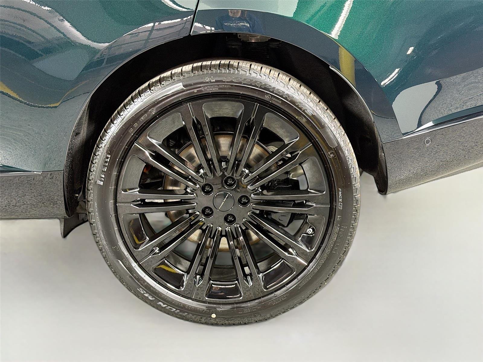 New 2026 British Racing Green LAND ROVER Autobiography image 30