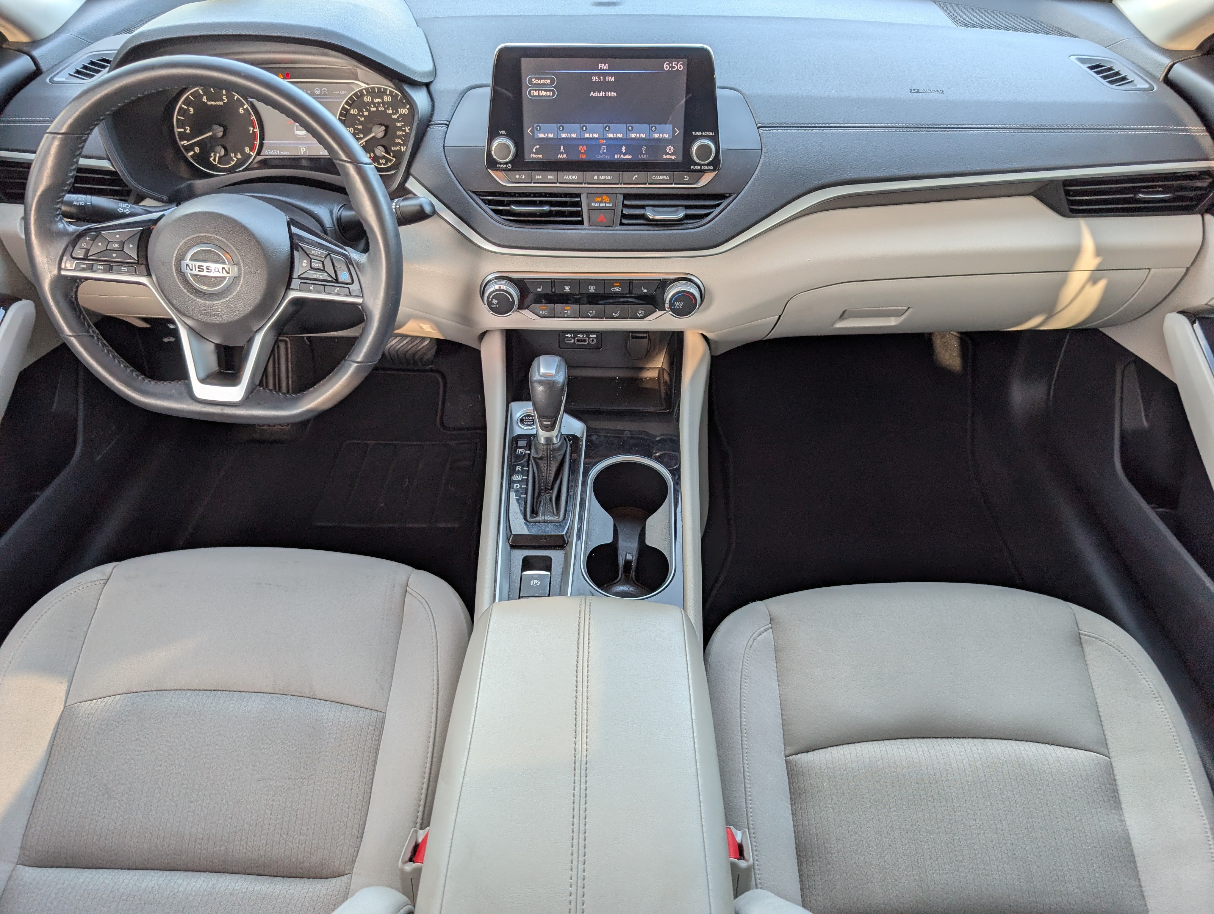 Used 2022 Pearl White Tricoat Nissan 2.5 SV image 5