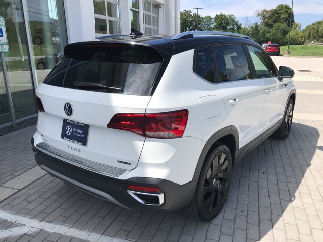 Certified Used 2023 Pure White Volkswagen SE image 8
