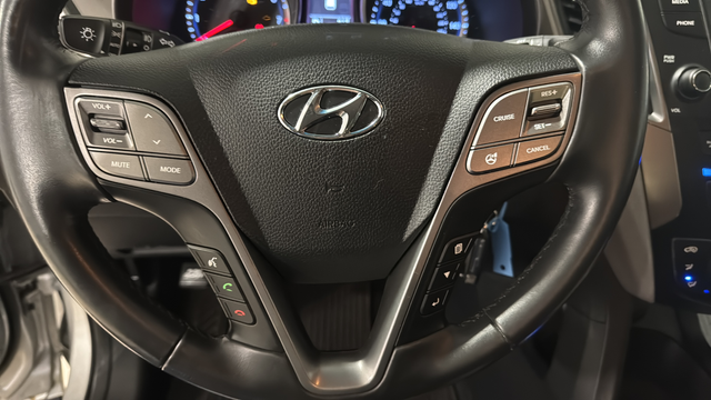 Used 2014 Moonstone Silver Hyundai Base image 15