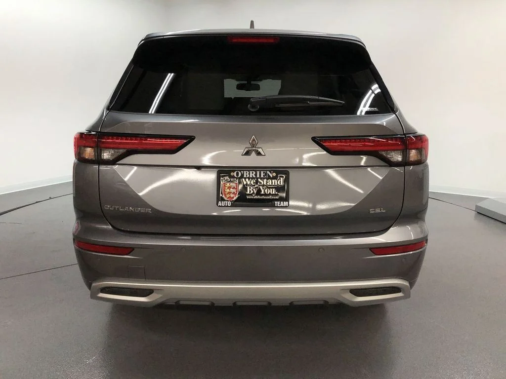Used 2022 Mercury Gray Metallic Mitsubishi SEL image 37